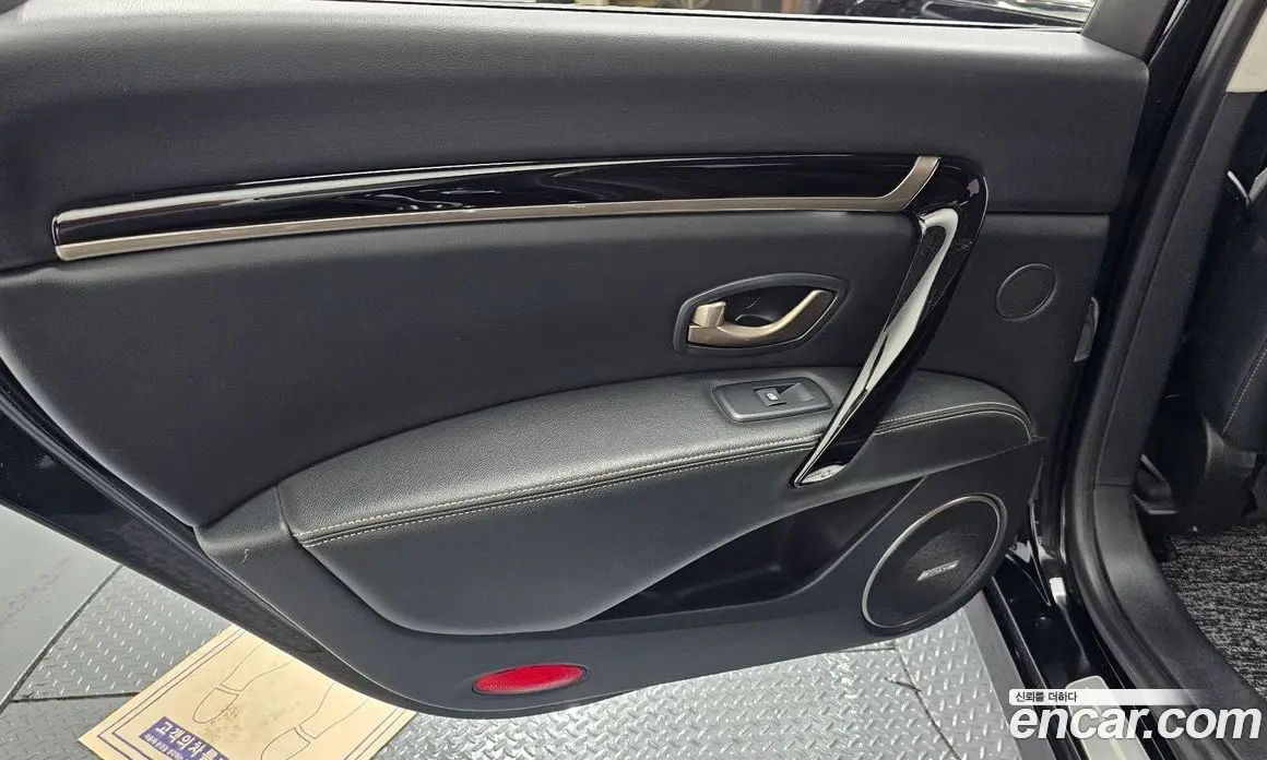 Renault (Samsung) SM7 2016 2.5 автомат (гидро), фото 15 Renault (Samsung) SM7 2016 2.5 автомат (гидро), фото 15