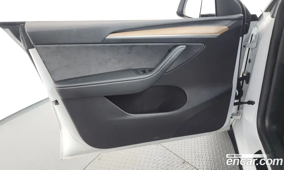 Tesla Model Y 2023 0.2 автомат (гидро), фото 14 Tesla Model Y 2023 0.2 автомат (гидро), фото 14