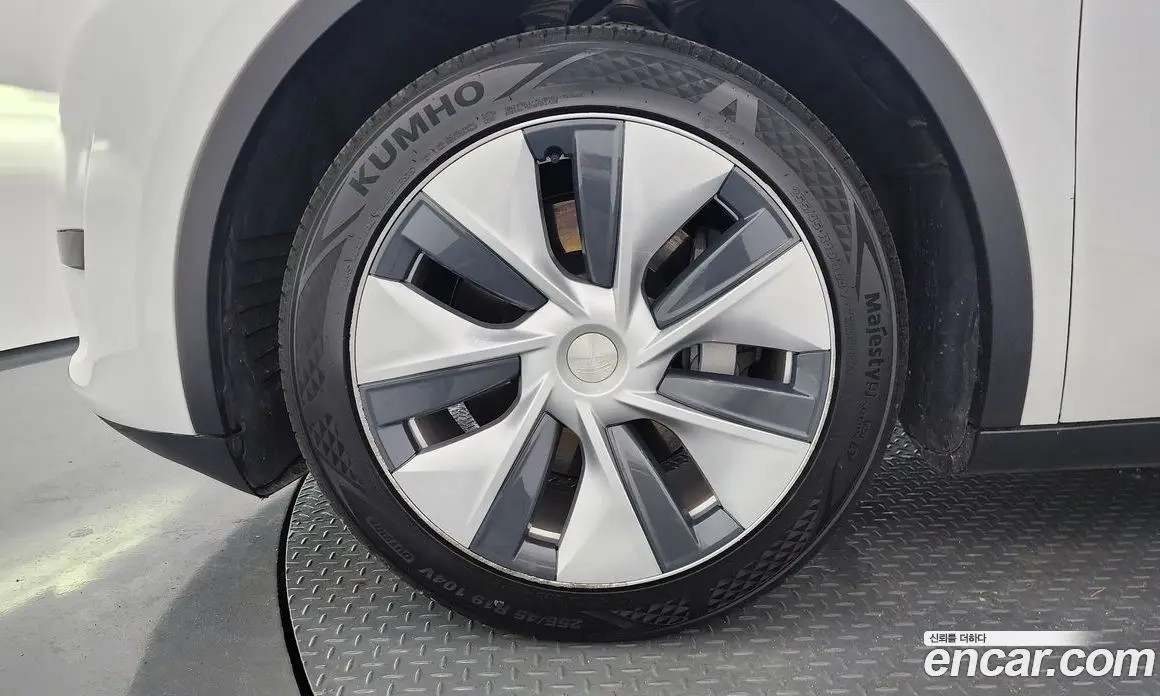 Tesla Model Y 2023 0.2 автомат (гидро), фото 5 Tesla Model Y 2023 0.2 автомат (гидро), фото 5