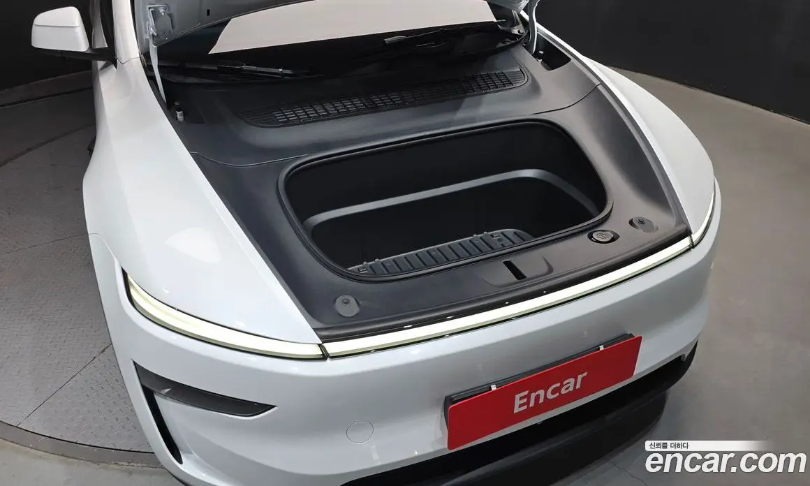 Tesla Model Y 2026 0.2 автомат (гидро), фото 6 Tesla Model Y 2026 0.2 автомат (гидро), фото 6