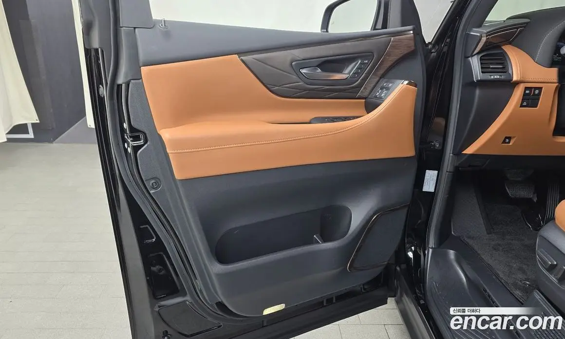 Toyota Alphard 2025 2.5 автомат (гидро), фото 13 Toyota Alphard 2025 2.5 автомат (гидро), фото 13