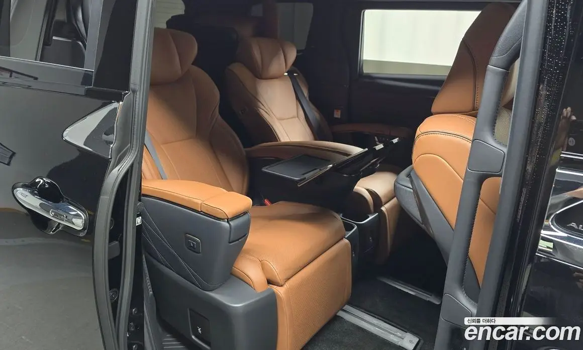 Toyota Alphard 2025 2.5 автомат (гидро), фото 16 Toyota Alphard 2025 2.5 автомат (гидро), фото 16