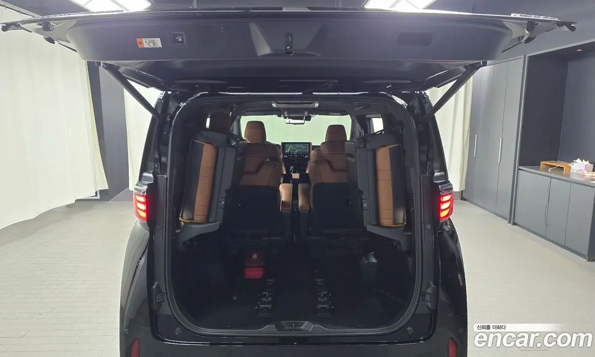 Toyota Alphard 2025 2.5 автомат (гидро), фото 30 Toyota Alphard 2025 2.5 автомат (гидро), фото 30