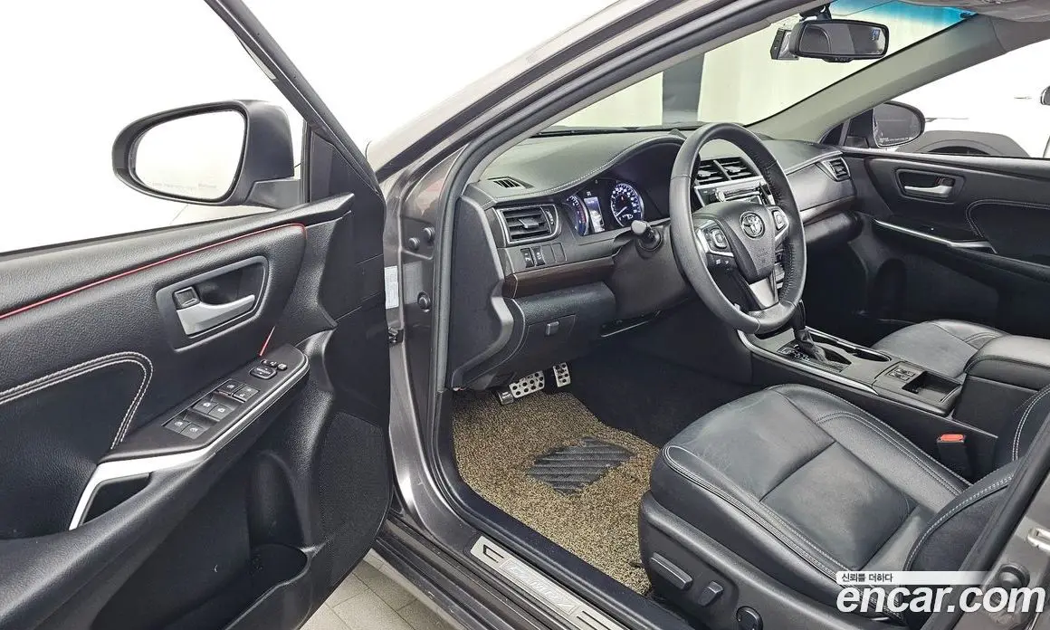 Toyota Camry 2017 2.5 автомат (гидро), фото 10 Toyota Camry 2017 2.5 автомат (гидро), фото 10