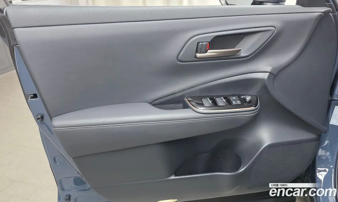 Toyota Crown 2025 2.5 автомат (гидро), фото 13 Toyota Crown 2025 2.5 автомат (гидро), фото 13