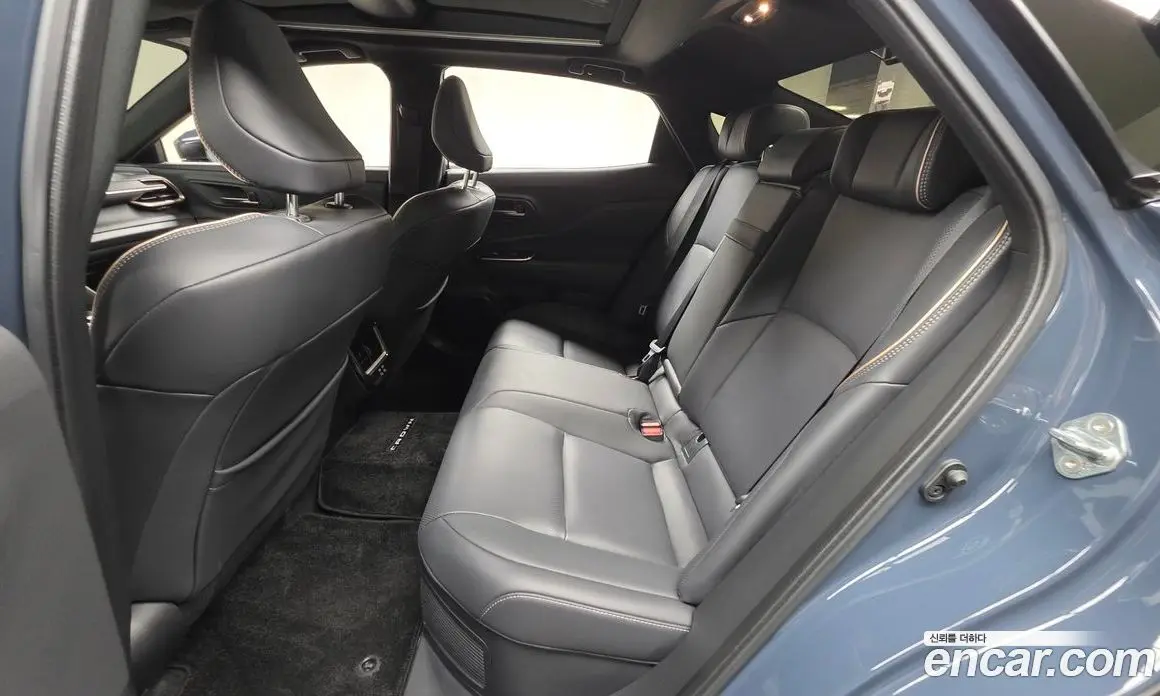 Toyota Crown 2025 2.5 автомат (гидро), фото 16 Toyota Crown 2025 2.5 автомат (гидро), фото 16