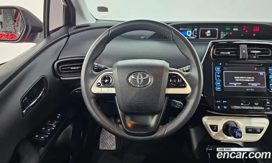 Toyota Prius 2018 1.8 автомат (гидро), фото 12 Toyota Prius 2018 1.8 автомат (гидро), фото 12