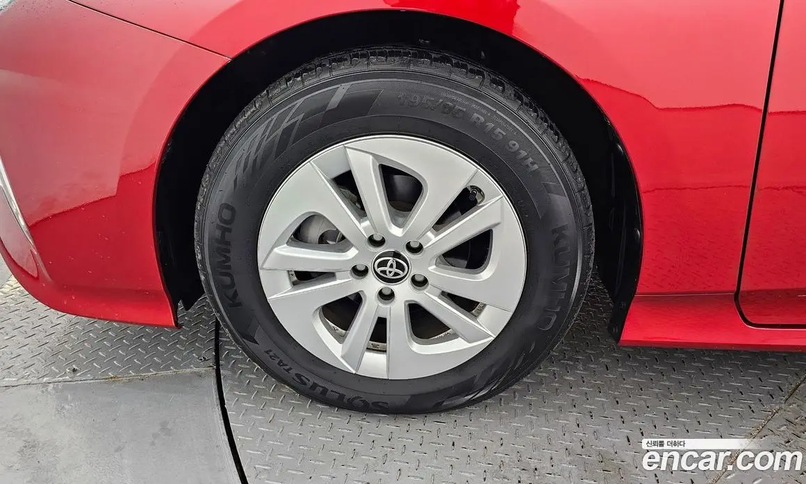 Toyota Prius 2018 1.8 автомат (гидро), фото 5 Toyota Prius 2018 1.8 автомат (гидро), фото 5