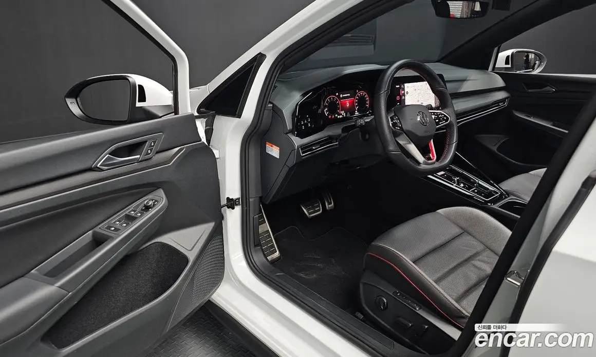 Volkswagen Golf 2024 2.0 автомат (гидро), фото 11