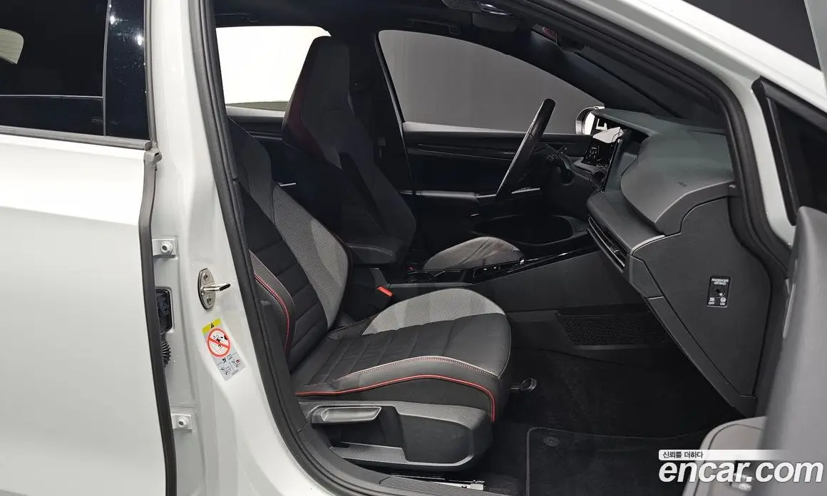 Volkswagen Golf 2024 2.0 автомат (гидро), фото 10