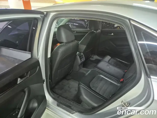 Volkswagen Passat 2015 2.0 автомат (гидро), миниатюра 10 Volkswagen Passat 2015 2.0 автомат (гидро), миниатюра 10