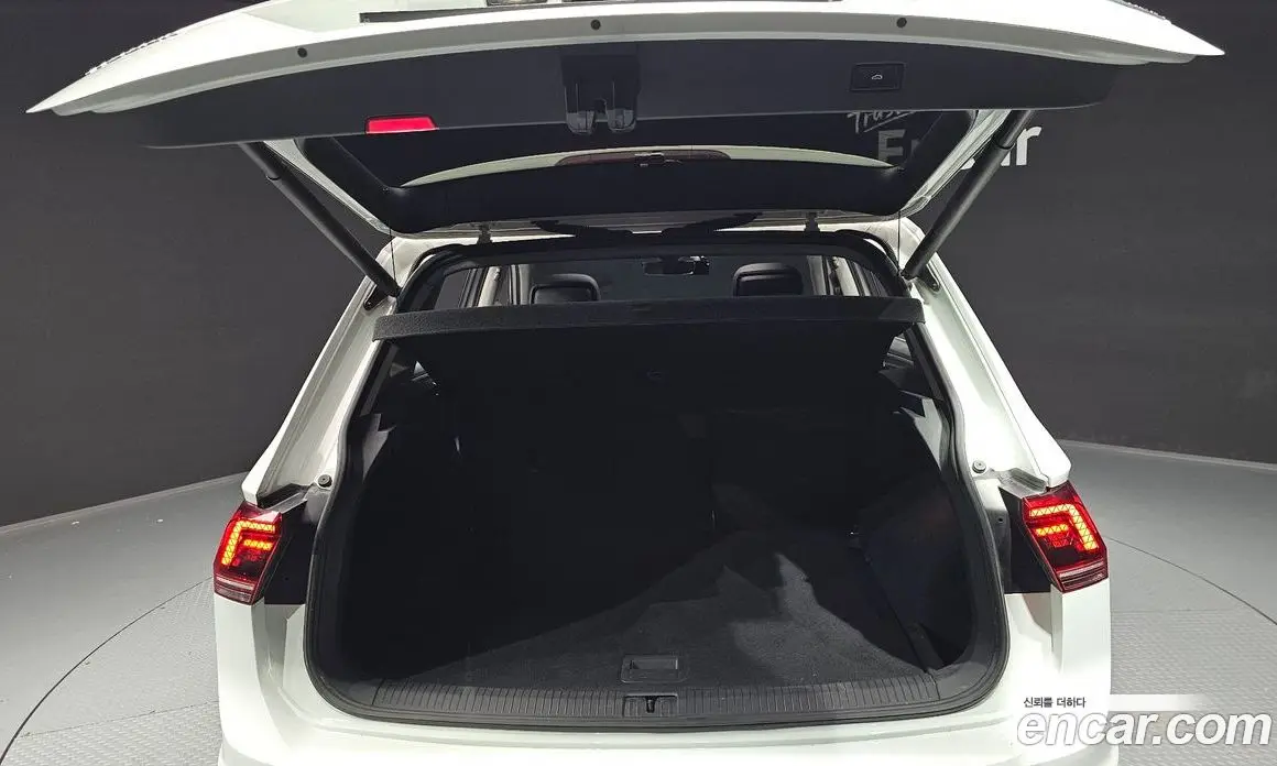 Volkswagen Tiguan 2020 2.0 автомат (гидро), фото 20 Volkswagen Tiguan 2020 2.0 автомат (гидро), фото 20