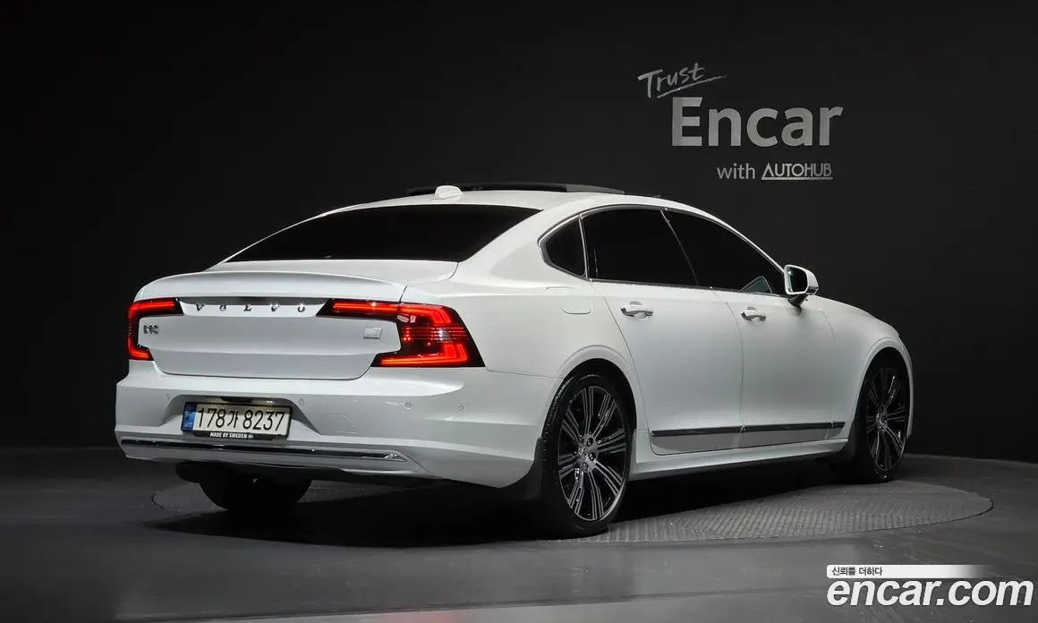 Volvo S90 2022 2.0 автомат (гидро), фото 1 Volvo S90 2022 2.0 автомат (гидро), фото 1