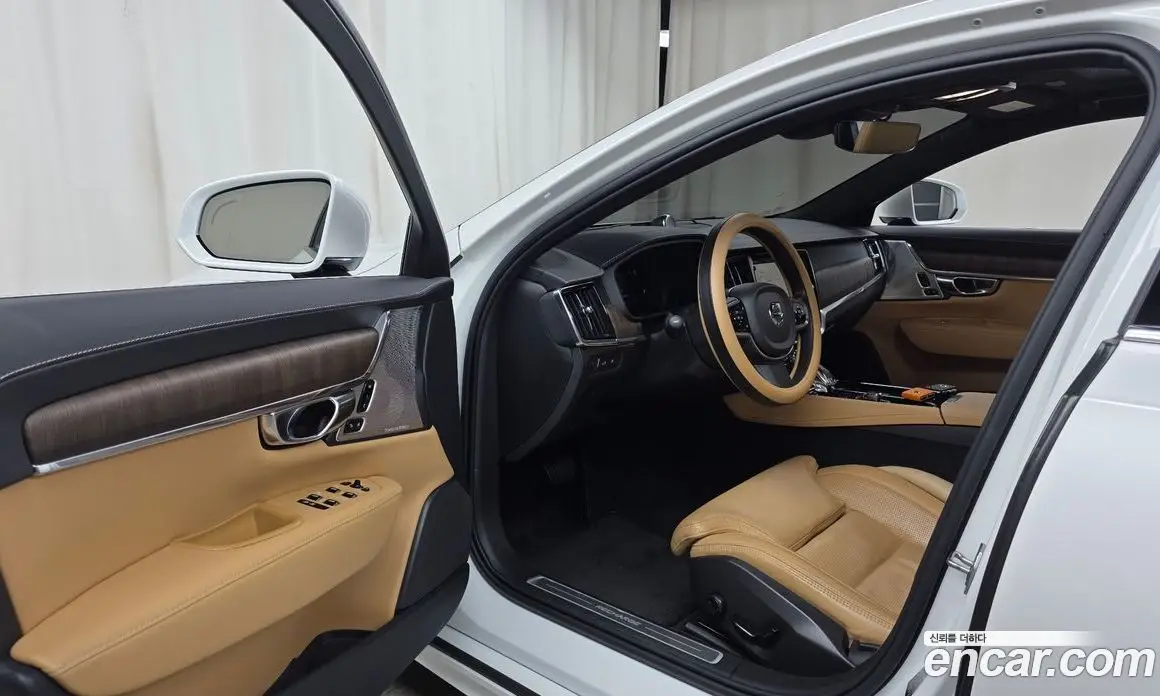 Volvo S90 2022 2.0 автомат (гидро), фото 12 Volvo S90 2022 2.0 автомат (гидро), фото 12