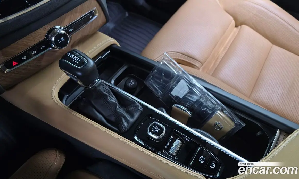 Volvo XC90 2018 2.0 автомат (гидро), фото 12 Volvo XC90 2018 2.0 автомат (гидро), фото 12