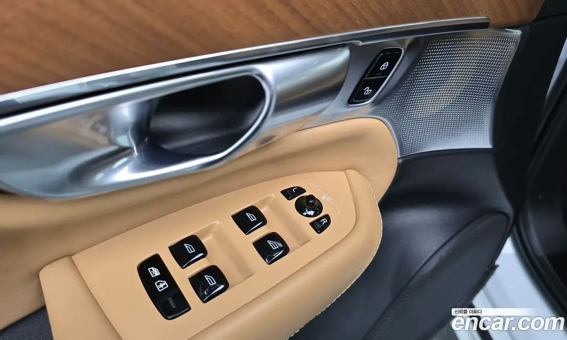 Volvo XC90 2018 2.0 автомат (гидро), фото 30 Volvo XC90 2018 2.0 автомат (гидро), фото 30