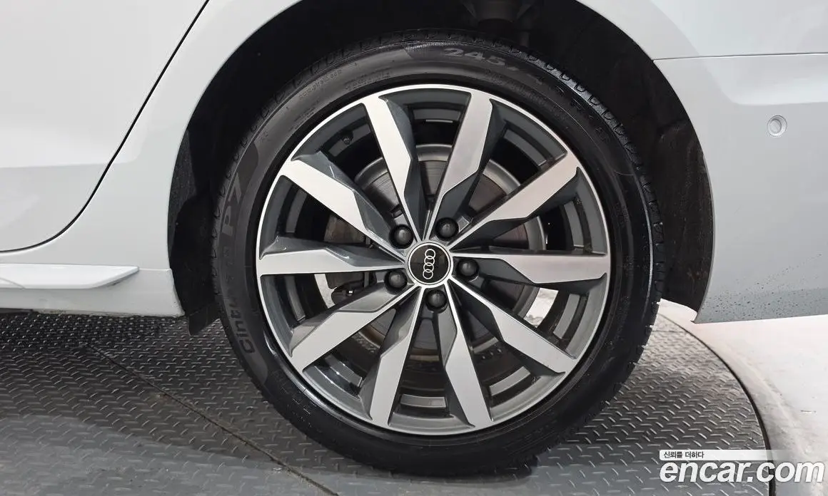Audi A4 2023 2.0 автомат (гидро), фото 7 Audi A4 2023 2.0 автомат (гидро), фото 7