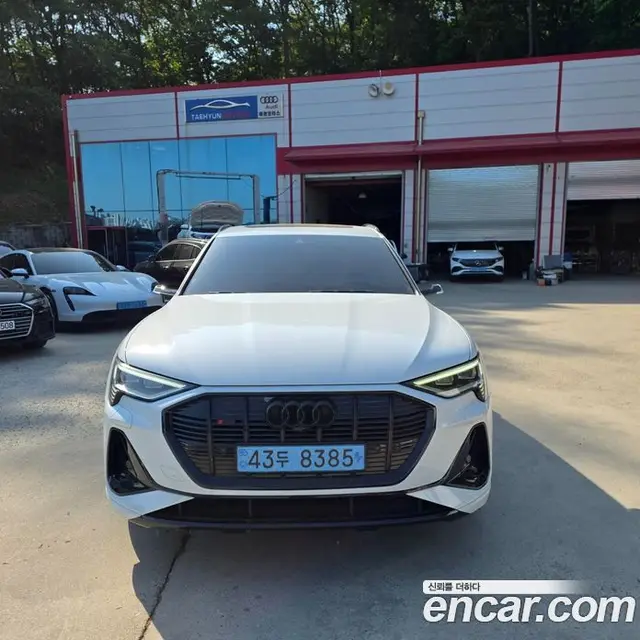Audi e-tron, 2021, 99 800 км