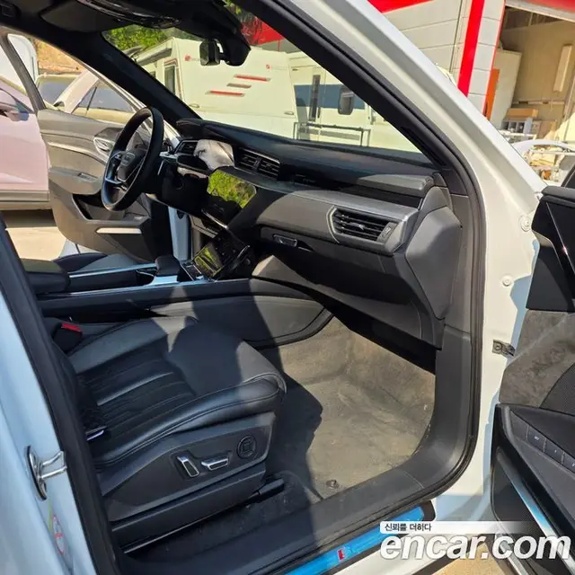 Audi e-tron 2021 0.2 автомат (гидро), миниатюра 12