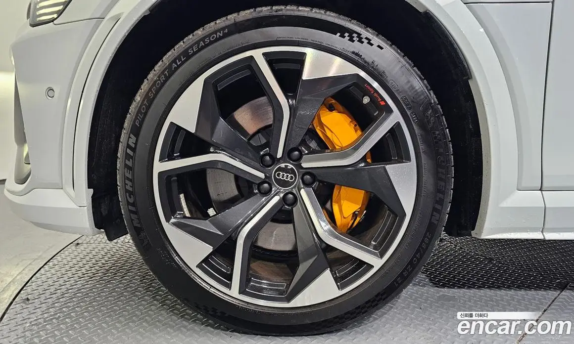 Audi e-tron 2023 0.2 автомат (гидро), фото 5 Audi e-tron 2023 0.2 автомат (гидро), фото 5