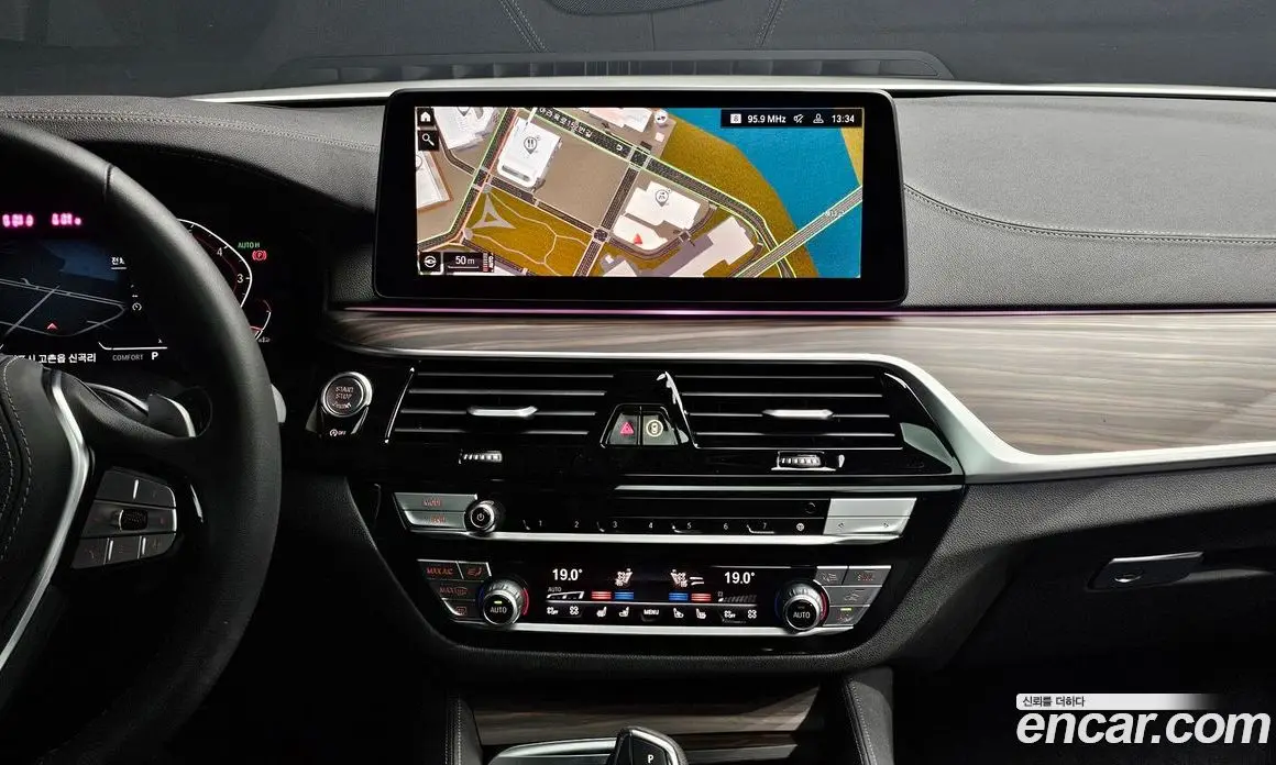 BMW 5 серия 2022 2.0 автомат (гидро), фото 15