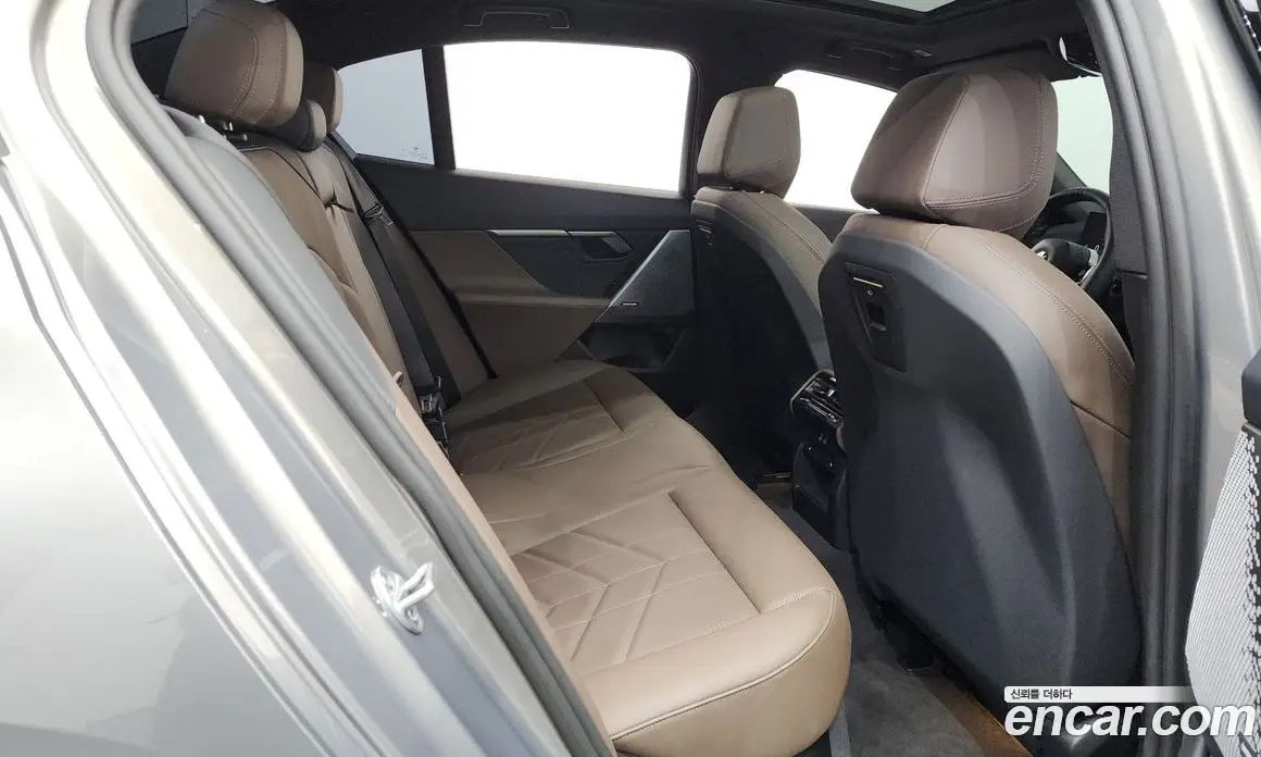 BMW 5 серия 2025 2.0 автомат (гидро), фото 16 BMW 5 серия 2025 2.0 автомат (гидро), фото 16