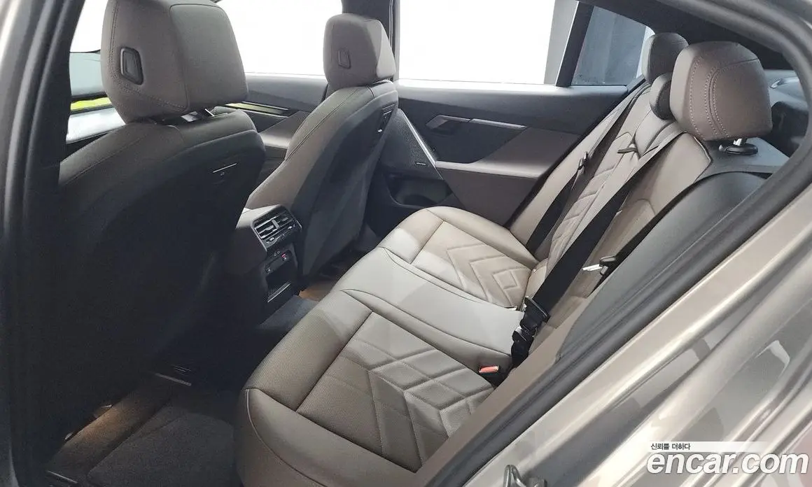 BMW 5 серия 2025 2.0 автомат (гидро), фото 24 BMW 5 серия 2025 2.0 автомат (гидро), фото 24
