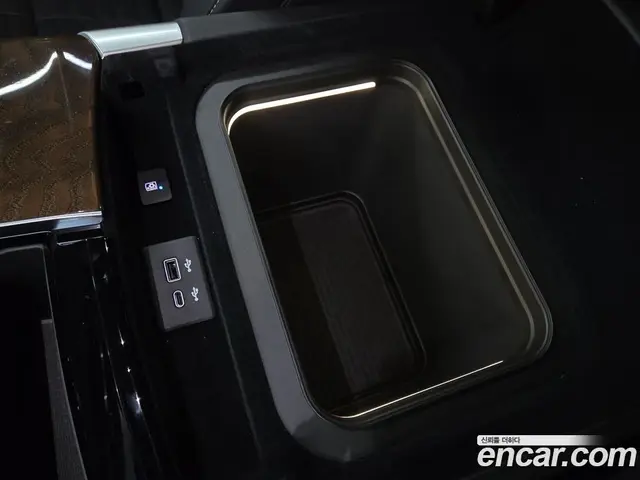 Cadillac Escalade 2025 6.2 автомат (гидро), миниатюра 12
