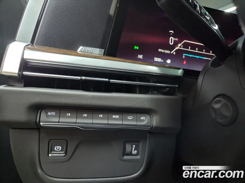 Cadillac Escalade 2025 6.2 автомат (гидро), фото 16 Cadillac Escalade 2025 6.2 автомат (гидро), фото 16