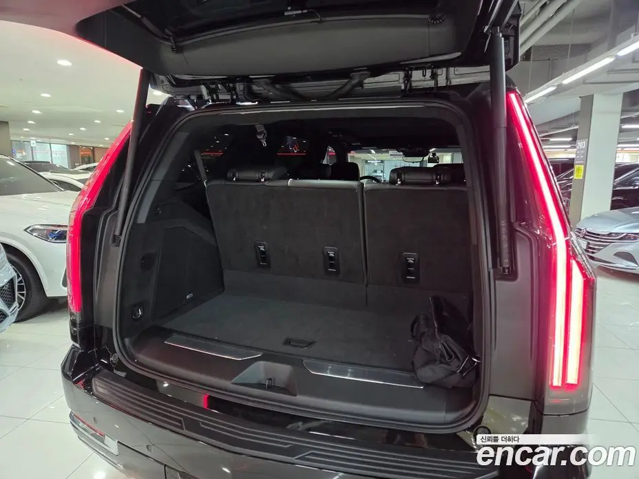 Cadillac Escalade 2025 6.2 автомат (гидро), фото 20 Cadillac Escalade 2025 6.2 автомат (гидро), фото 20