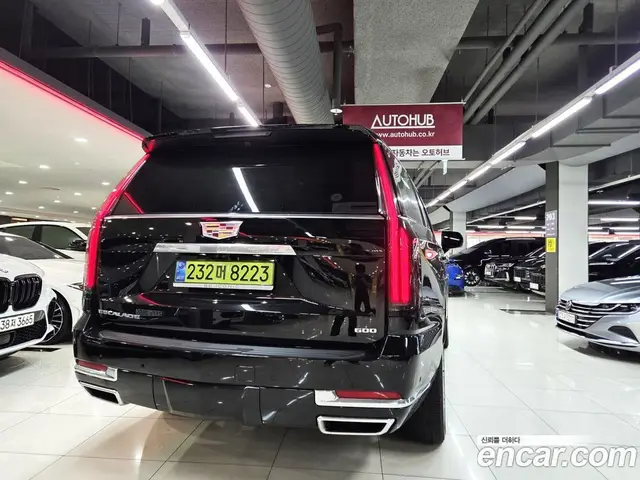 Cadillac Escalade 2025 6.2 автомат (гидро), миниатюра 3 Cadillac Escalade 2025 6.2 автомат (гидро), миниатюра 3