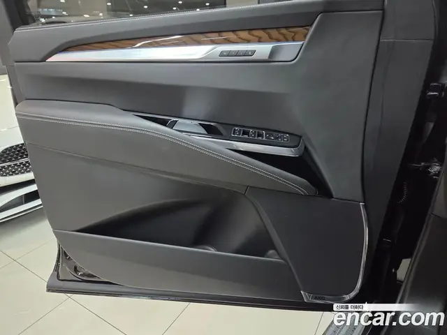 Cadillac Escalade 2025 6.2 автомат (гидро), миниатюра 8 Cadillac Escalade 2025 6.2 автомат (гидро), миниатюра 8