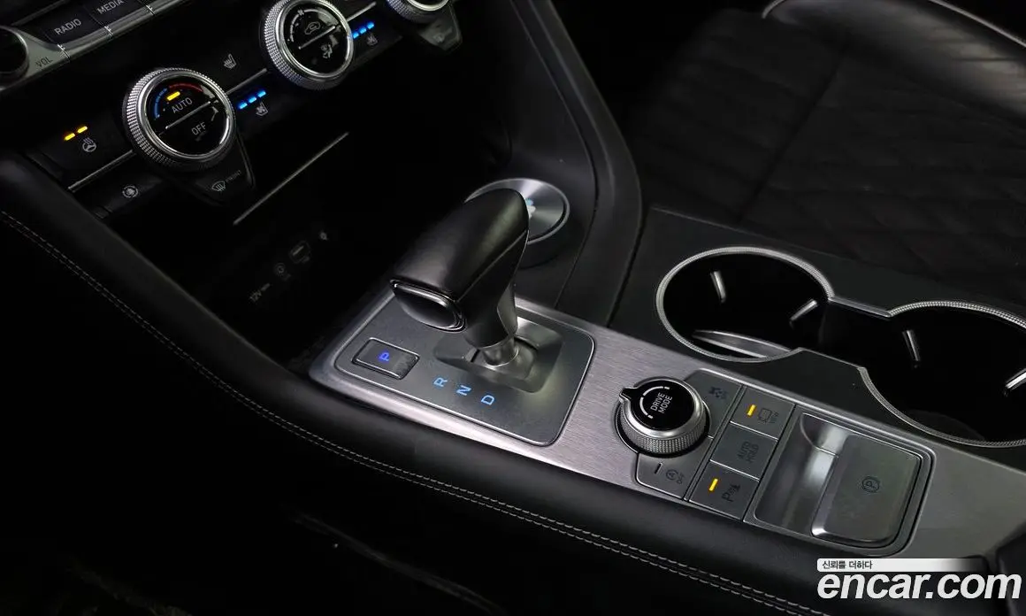 Genesis G70 2018 2.0 автомат (гидро), фото 12 Genesis G70 2018 2.0 автомат (гидро), фото 12