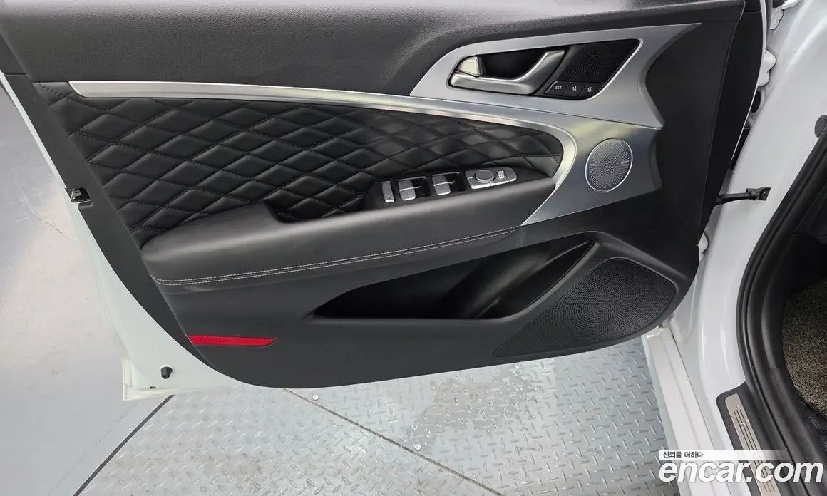 Genesis G70 2018 2.0 автомат (гидро), фото 14 Genesis G70 2018 2.0 автомат (гидро), фото 14