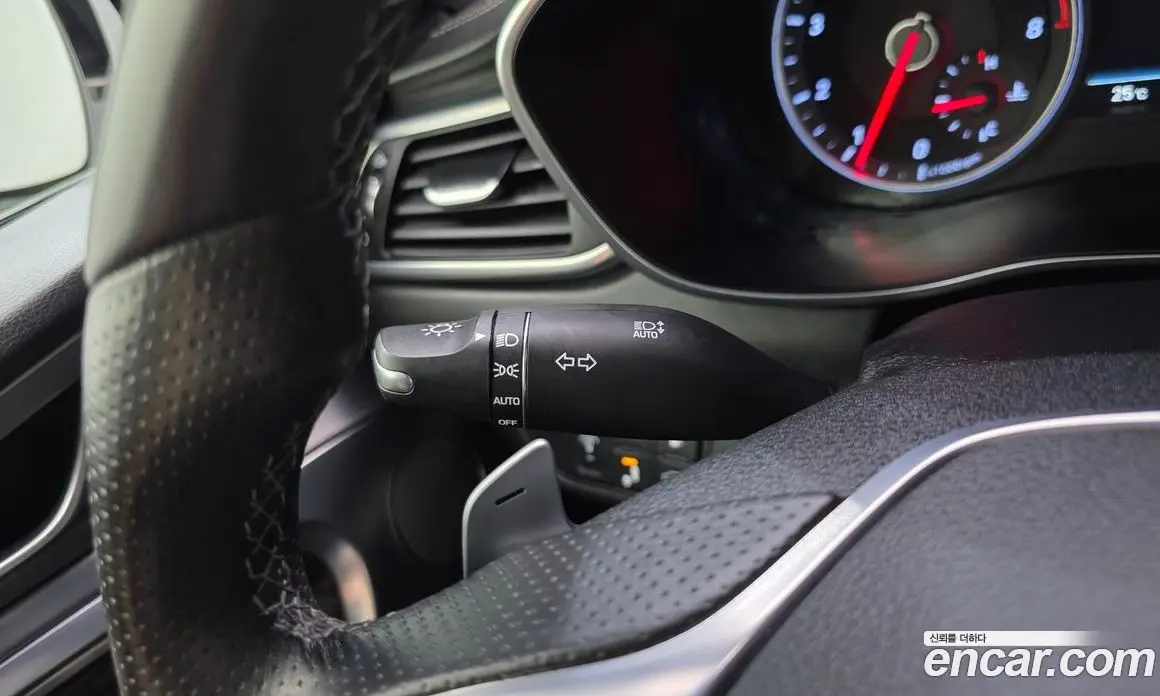 Genesis G70 2018 2.0 автомат (гидро), фото 28 Genesis G70 2018 2.0 автомат (гидро), фото 28