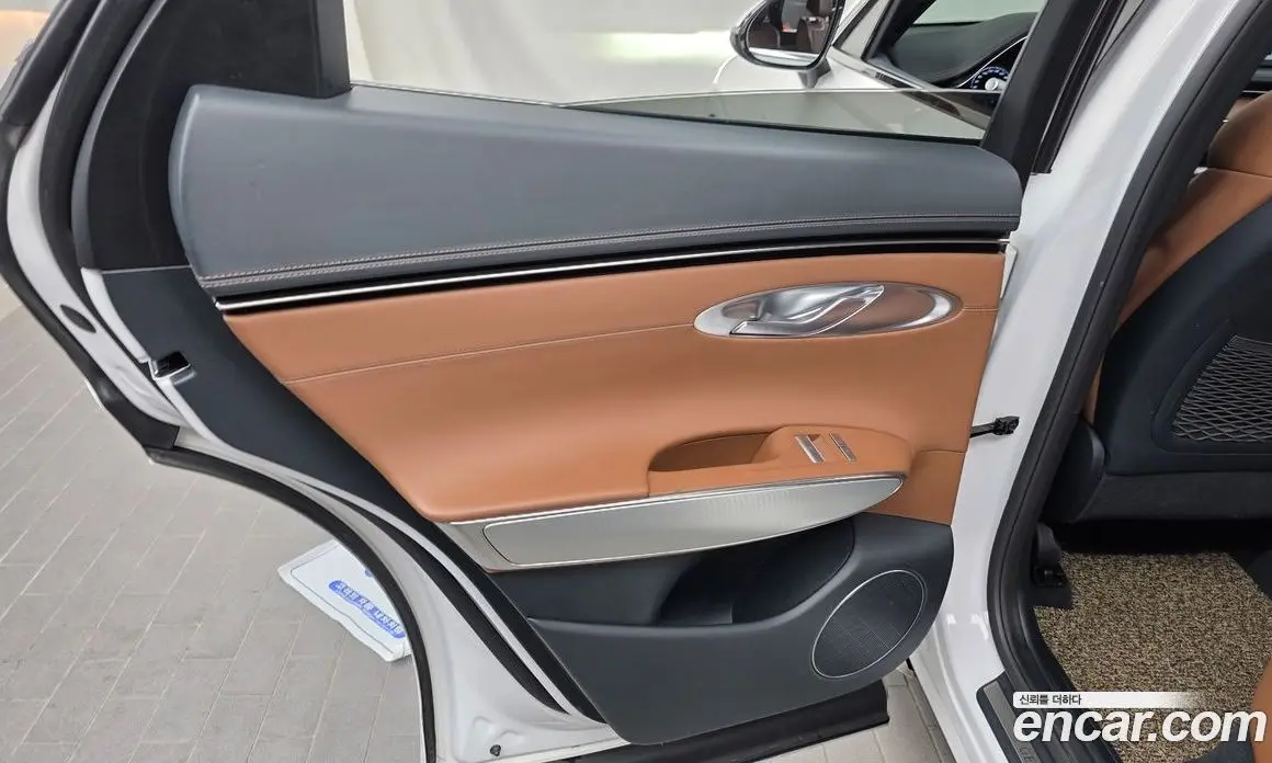 Genesis GV70 2021 2.5 автомат (гидро), фото 15 Genesis GV70 2021 2.5 автомат (гидро), фото 15