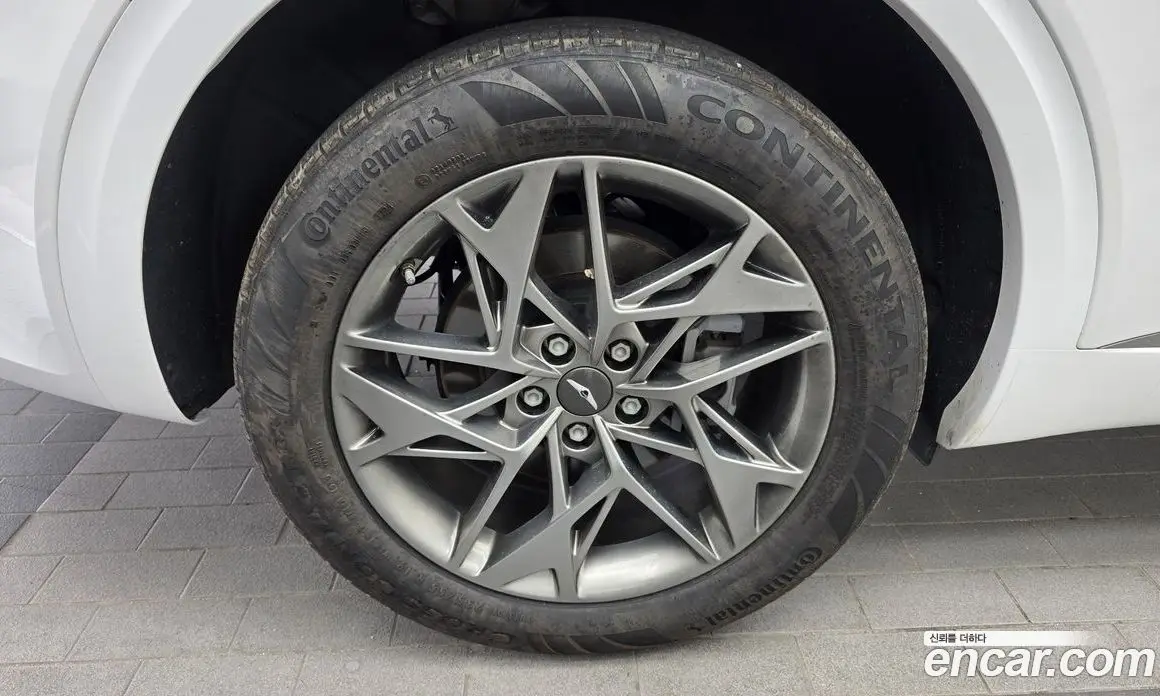 Genesis GV70 2021 2.5 автомат (гидро), фото 5 Genesis GV70 2021 2.5 автомат (гидро), фото 5