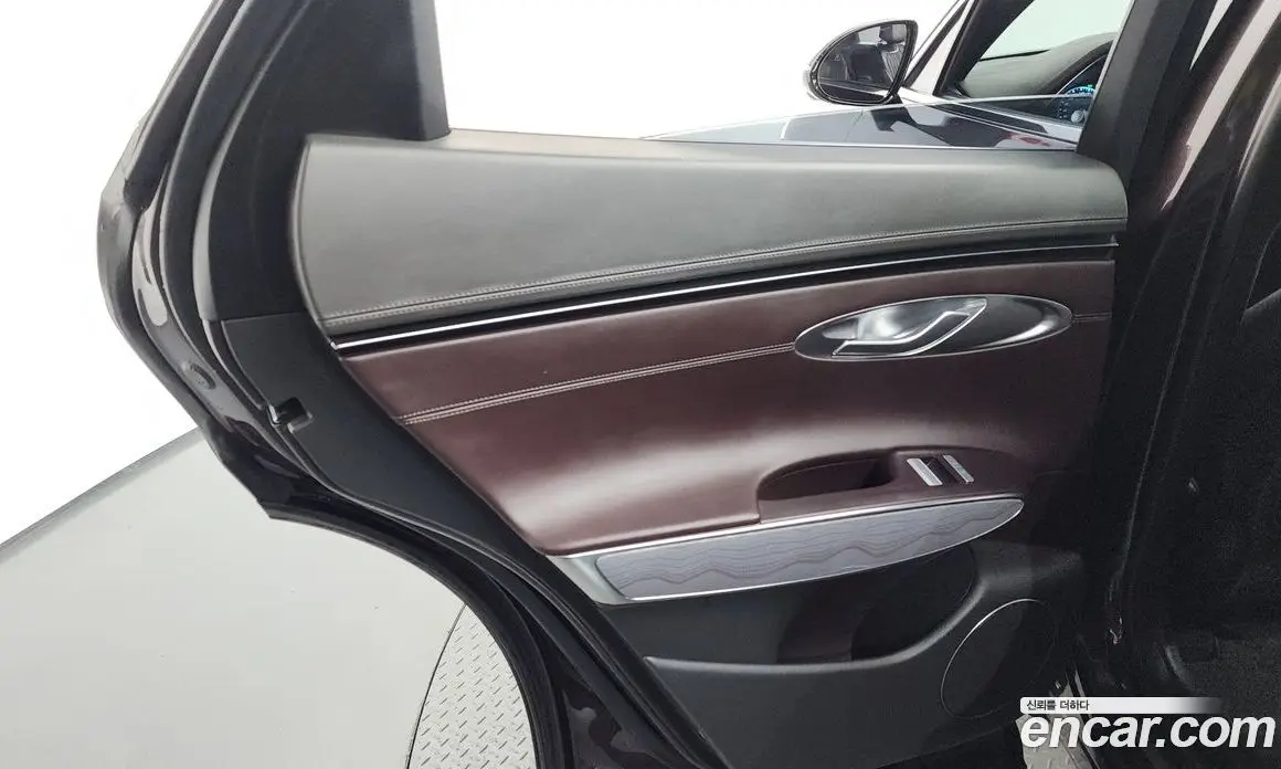 Genesis GV70 2021 2.5 автомат (гидро), фото 15 Genesis GV70 2021 2.5 автомат (гидро), фото 15