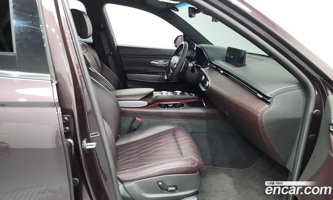 Genesis GV70 2021 2.5 автомат (гидро), фото 16 Genesis GV70 2021 2.5 автомат (гидро), фото 16