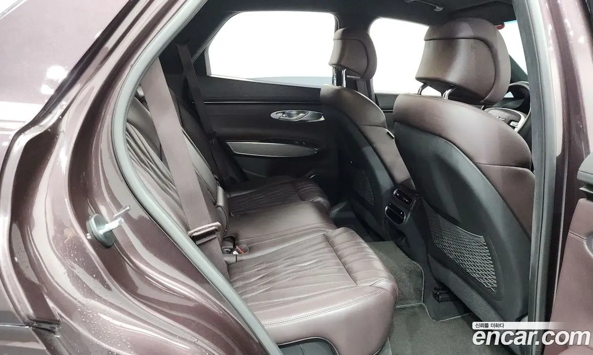 Genesis GV70 2021 2.5 автомат (гидро), фото 25 Genesis GV70 2021 2.5 автомат (гидро), фото 25