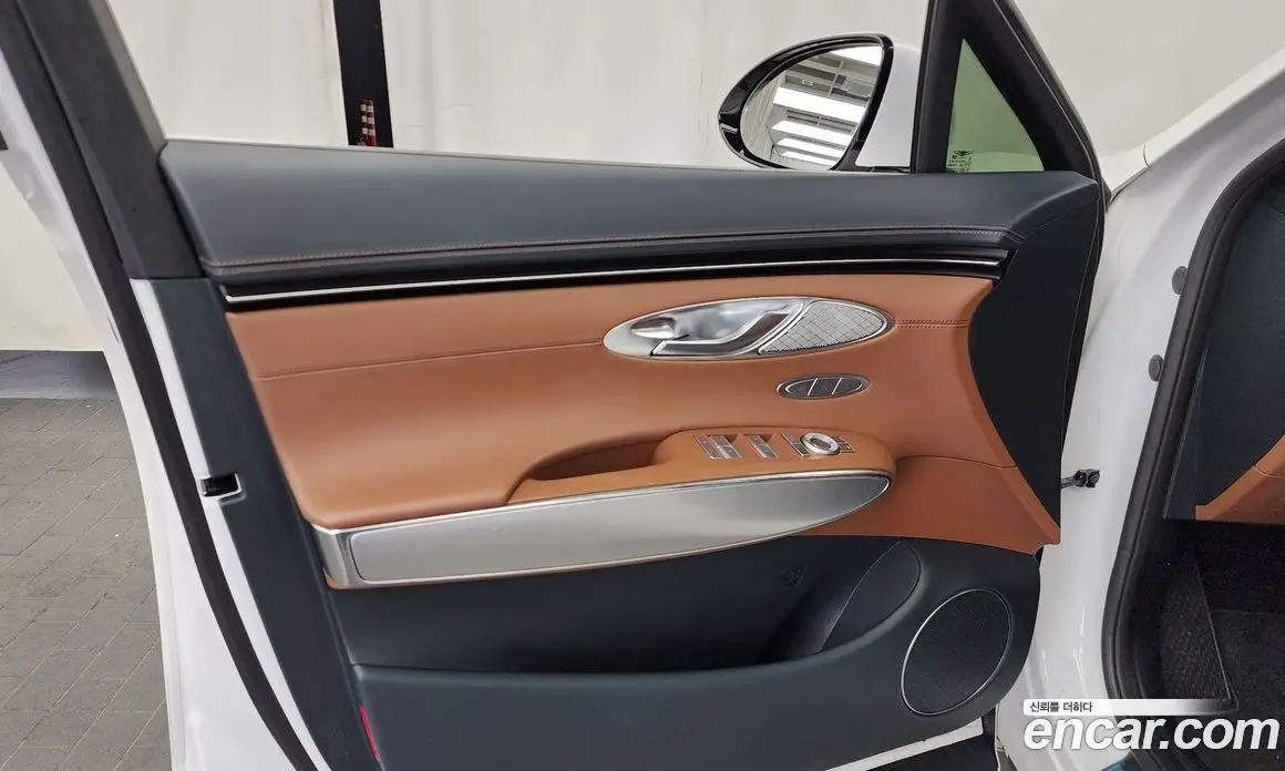 Genesis GV70 2023 2.5 автомат (гидро), фото 14 Genesis GV70 2023 2.5 автомат (гидро), фото 14