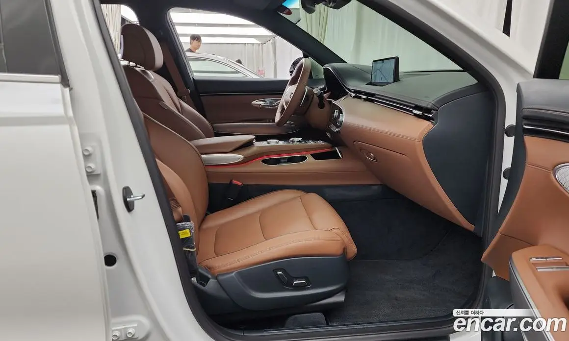 Genesis GV70 2023 2.5 автомат (гидро), фото 17 Genesis GV70 2023 2.5 автомат (гидро), фото 17