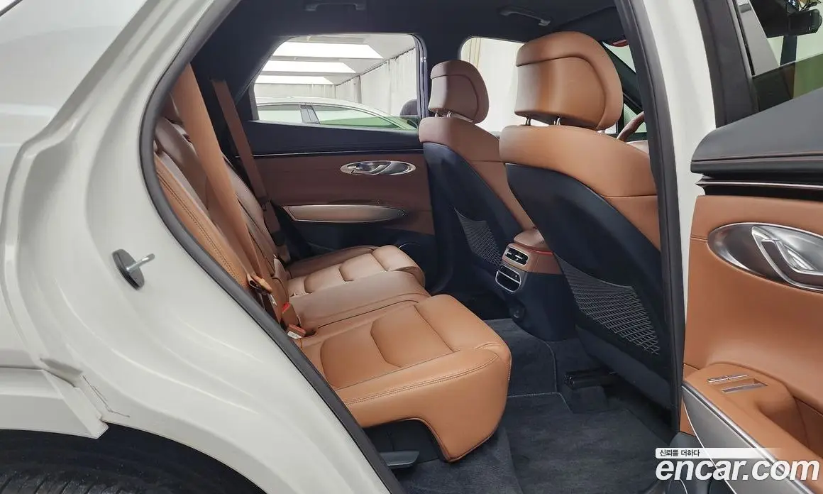Genesis GV70 2023 2.5 автомат (гидро), фото 18 Genesis GV70 2023 2.5 автомат (гидро), фото 18