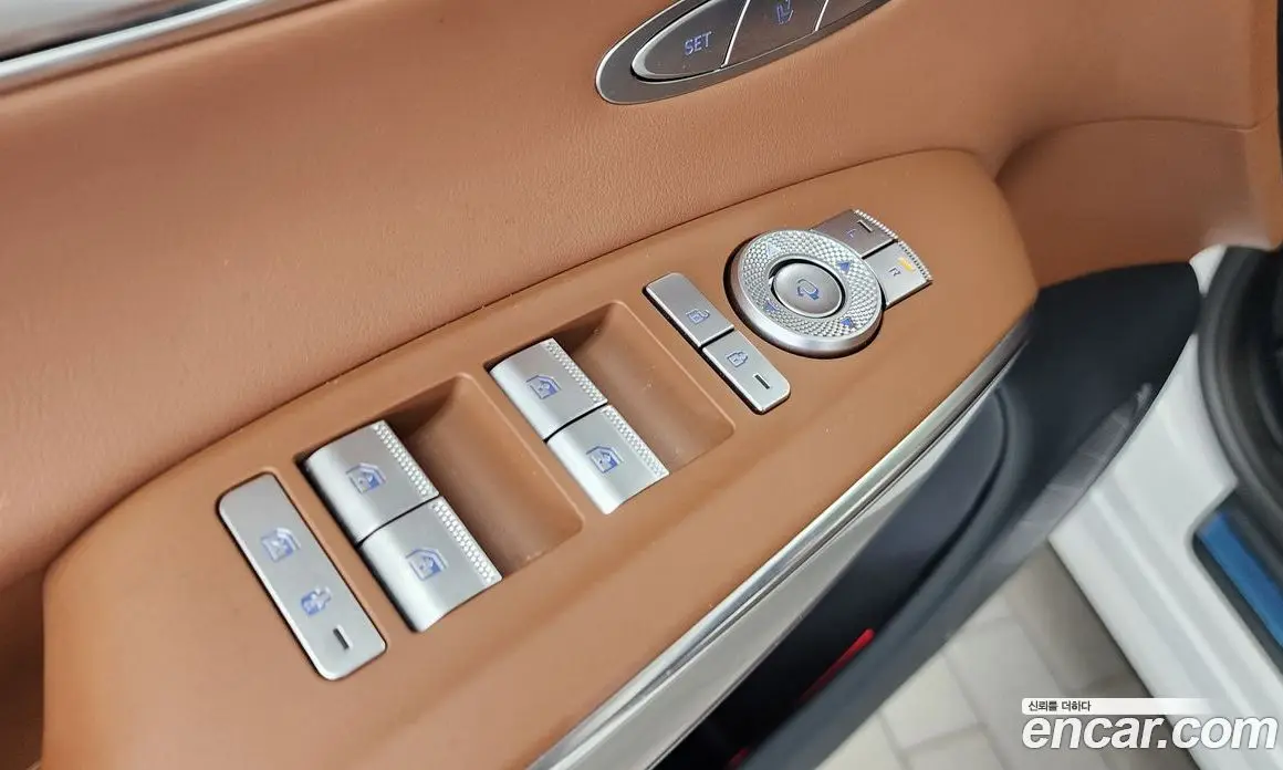 Genesis GV70 2023 2.5 автомат (гидро), фото 28 Genesis GV70 2023 2.5 автомат (гидро), фото 28