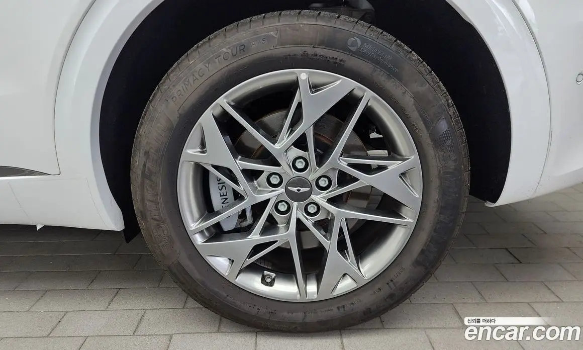 Genesis GV70 2023 2.5 автомат (гидро), фото 7 Genesis GV70 2023 2.5 автомат (гидро), фото 7