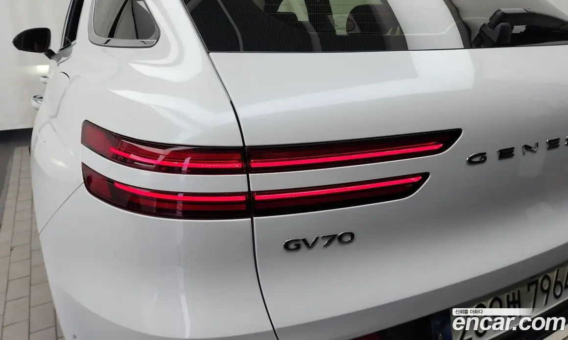 Genesis GV70 2023 2.5 автомат (гидро), фото 9 Genesis GV70 2023 2.5 автомат (гидро), фото 9