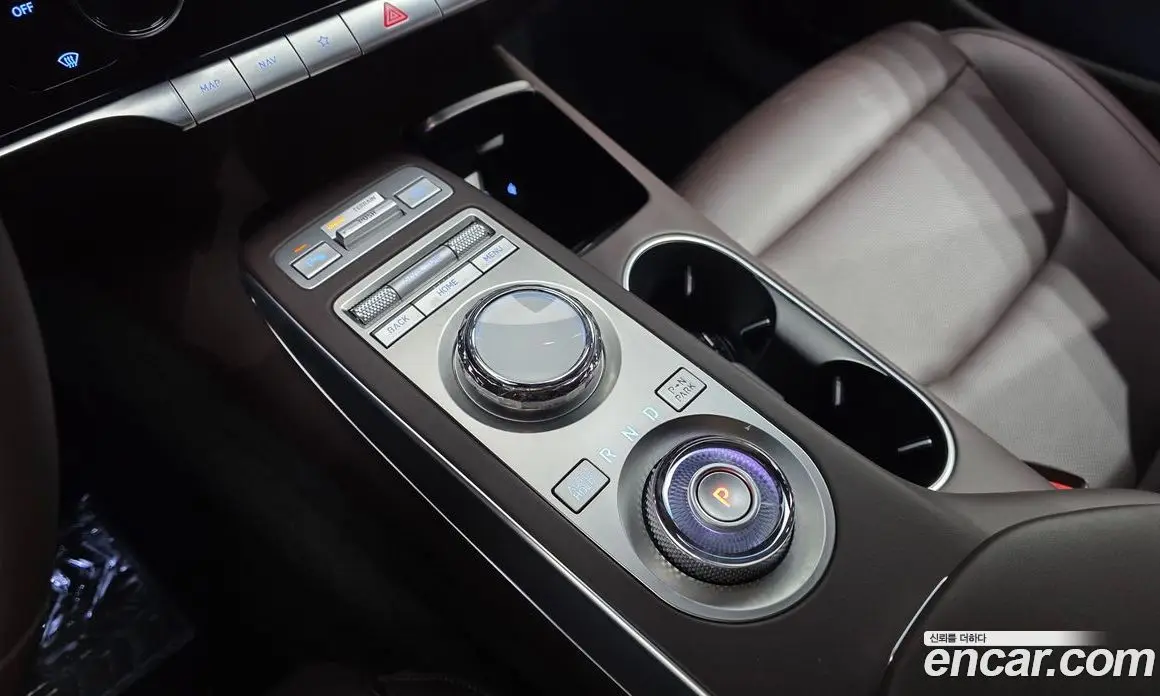 Genesis GV70 2023 2.5 автомат (гидро), фото 12 Genesis GV70 2023 2.5 автомат (гидро), фото 12