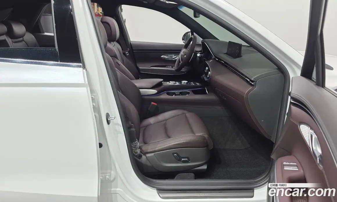 Genesis GV70 2023 2.5 автомат (гидро), фото 16 Genesis GV70 2023 2.5 автомат (гидро), фото 16