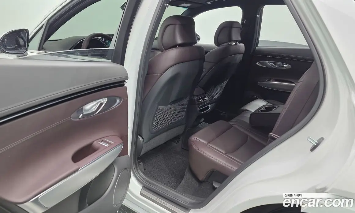 Genesis GV70 2023 2.5 автомат (гидро), фото 17 Genesis GV70 2023 2.5 автомат (гидро), фото 17