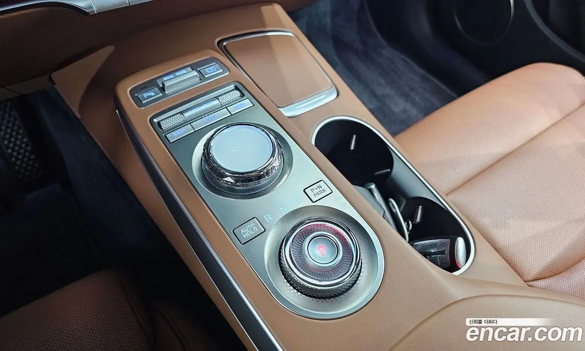 Genesis GV70 2024 2.5 автомат (гидро), фото 11 Genesis GV70 2024 2.5 автомат (гидро), фото 11